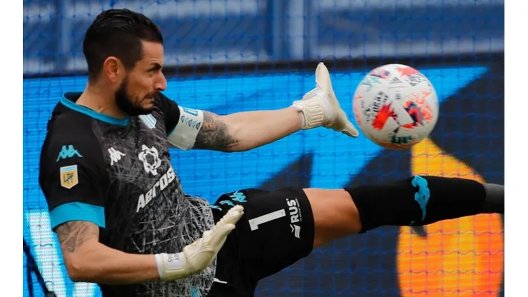 Racing confirma grave lesión de Gabriel Arias y será baja de la selección chilena contra Argentina y Bolivia.