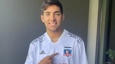 Garin posó feliz con la camiseta de Colo Colo