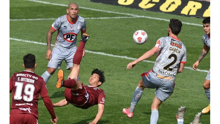 La Calera está luchando por clasificar a Copa Libertadores.