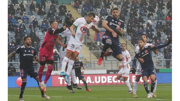 Universidad de Chile y Cobresal salen a la cancha en la lucha por no caer en zona de descenso o promoción. Este es uno de los tres partidos programados de este sábado.