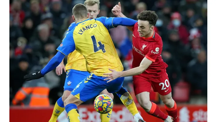 Diogo Jota marcó dos goles en el primer tiempo para el Liverpool.