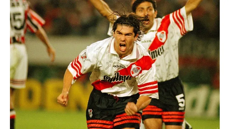 Marcelo Salas aparece como la gran figura de la oncena ideal de futbolistas chilenos que fueron campeones en Argentina