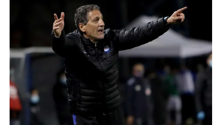 Mario Salas no pesca la lucha por el título y solo piensa en ganar con Huachipato