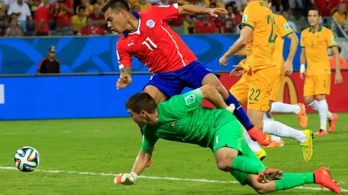 La selección chilena derrotó a Australia en el Mundial de Brasil 2014, en un enfrentamiento que podría repetirse en el repechaje clasificatorio para Qatar 2022