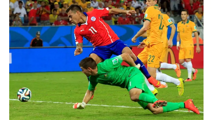 La selección chilena derrotó a Australia en el Mundial de Brasil 2014, en un enfrentamiento que podría repetirse en el repechaje clasificatorio para Qatar 2022