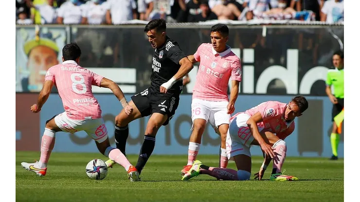 Colo Colo y Universidad Católica siguen peleando palo a palo por la cima del torneo