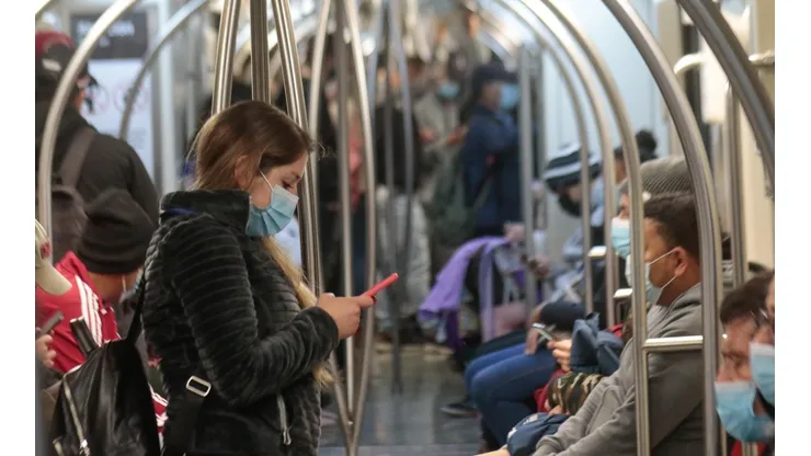 Los horarios de apertura se mantienen según lo informado por Metro de Santiago.