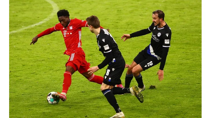 Bayern Múnich es líder de la Bundesliga con 28 puntos.