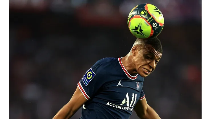 Iván Zamorano y Marcelo Salas son dos de los más insignes goleadores chilenos de la historia y se postulan como ejemplo para que Kylian Mbappé mejore su juego aéreo