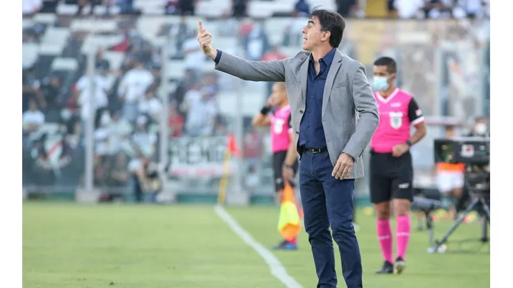 Gustavo Quinteros no ha cambiado su indumentaria en los últimos siete partidos