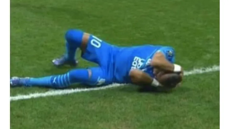 El hincha que provocó la suspensión del Marsella-Lyon tras un brutal botellazo a Dimtri Payet recibió un durísimo castigo y estará largo tiempo sin entrar a los estadios franceses.