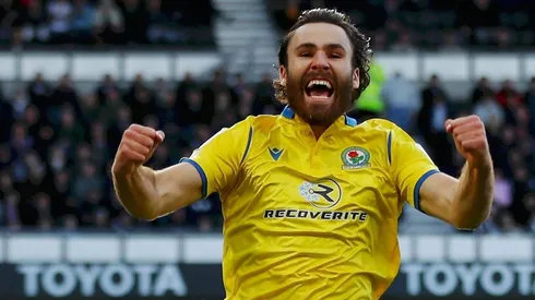 Ben causa furor en Gran Bretaña gracias a su olfato goleador