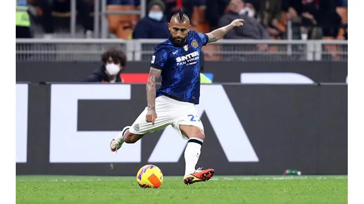 Arturo Vidal asoma de inicio en la formación del Inter contra Shakhtar.