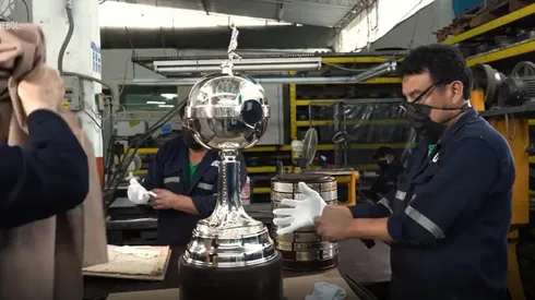 El trofeo de la Copa Libertadores restaurado será entregado a Flamengo o Palmeiras este sábado