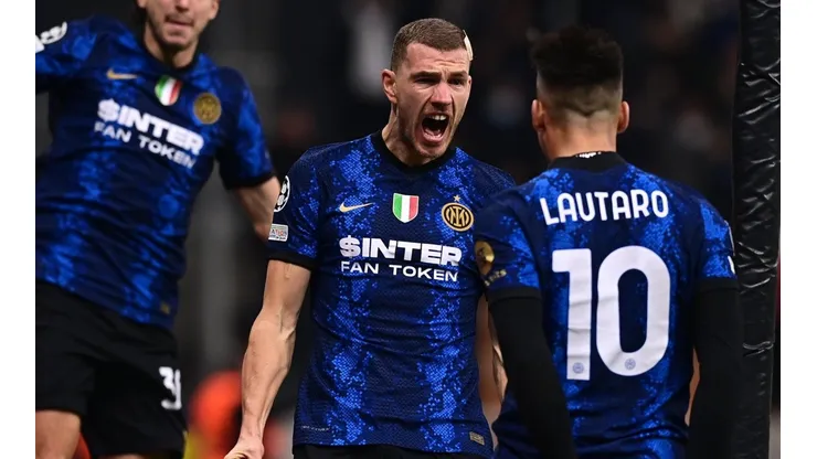 Edin Dzeko anotó un doblete y dejó al Inter a un paso de octavos de la Champions