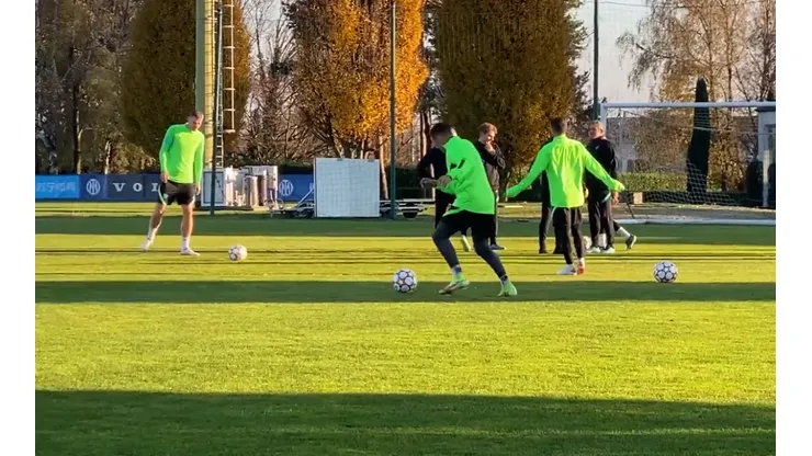 Alexis Sánchez se integra al grupo del Inter tras su lesión.