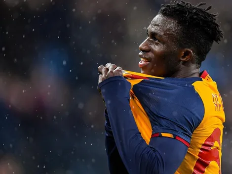 Mou le regala zapatillas de 800 euros a nueva joya de la Roma tras su doblete