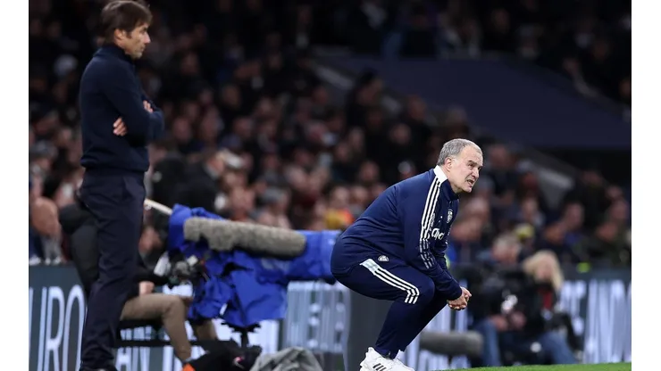 Bielsa y Conte en el partido entre el Tottenham y el Leeds