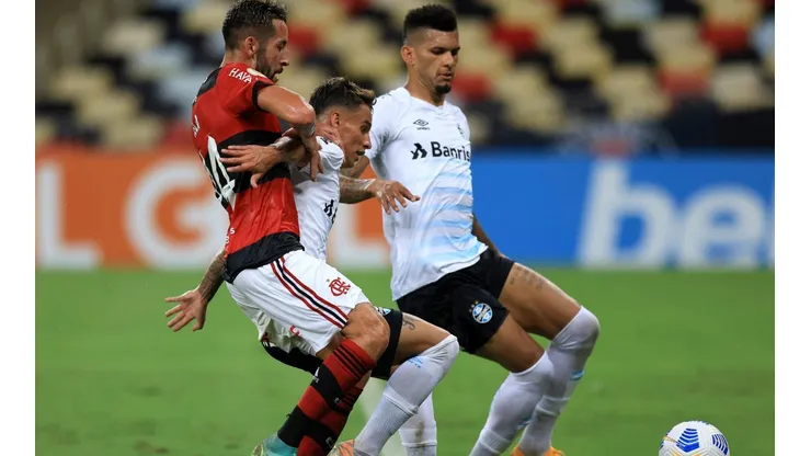 Mauricio Isla deberá enfrentar a Gremio a solo días de animar una nueva final de Copa Libertadores.