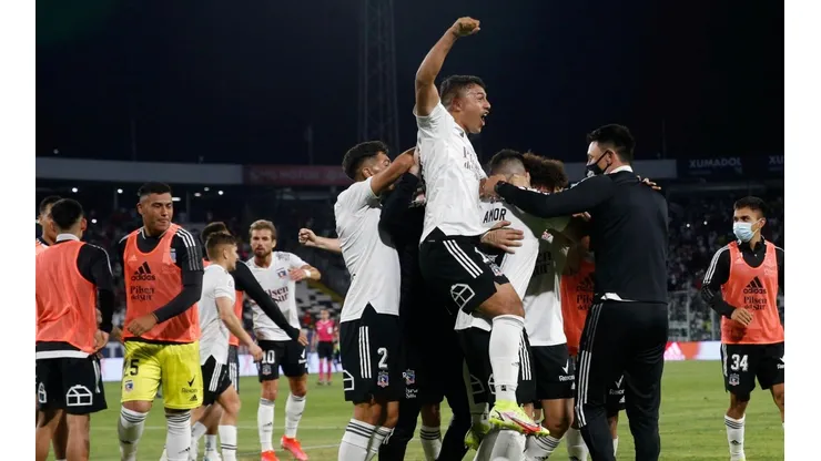 Colo Colo está encaramado en la parte alta de la tabla