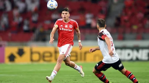 Carlos Palacios hizo un buen trabajo como centrodelantero en Internacional de Porto Alegre