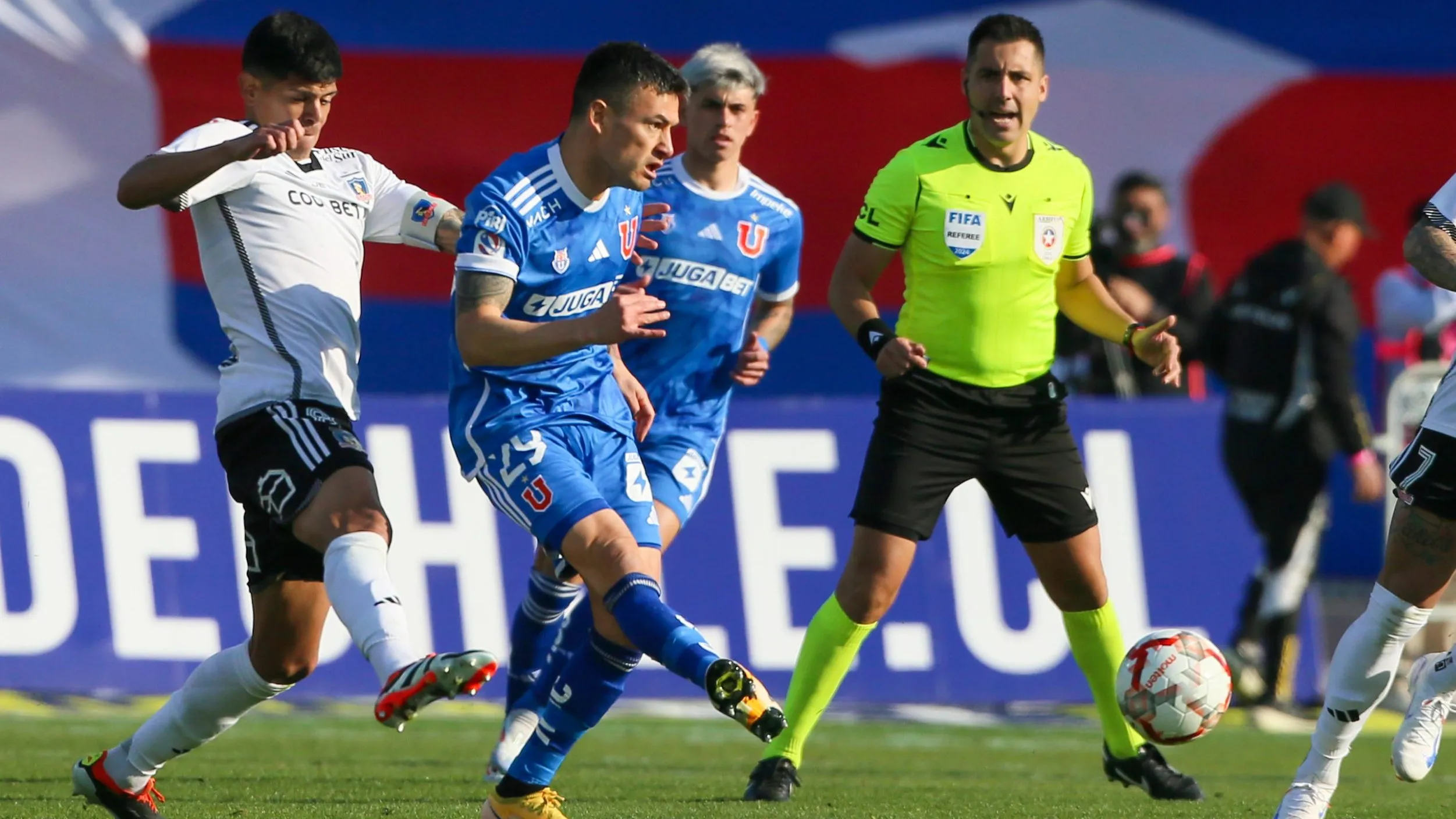 U. de Chile hace cambios: entran Aránguiz y Palacios, salen Sepúlveda y Pons. Formiliano reemplaza al suspendido Calderón | Photosport
