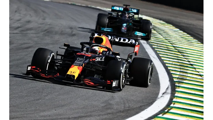En el Gran Premio de Brasil, Lewis Hamilton se quedó con la victoria.