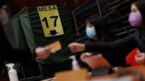 Votación para personas que son militantes de partidos políticos