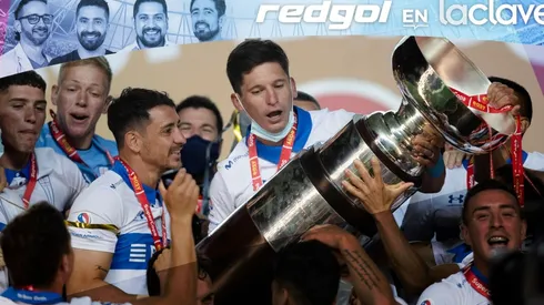 Universidad Católica se quedó con la Supercopa del fútbol chileno al vencer en penales a Ñublense en el Ester Roa de Concepción.
