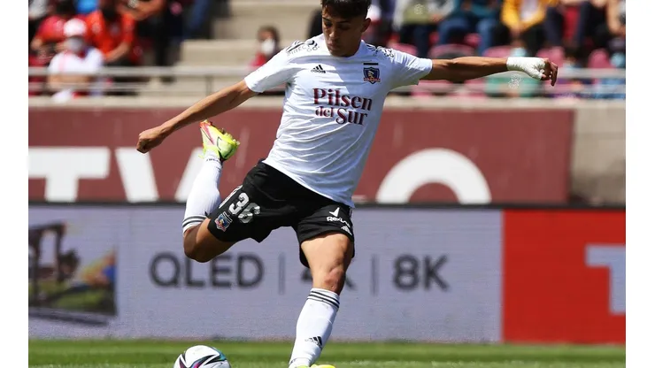 Pablo Solari vistiendo la camiseta de Colo Colo, Campeonato Nacional 2021.