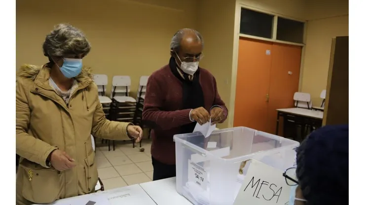 ¿Qué tengo que llevar para las Elecciones de este domingo y qué ocurre si me célula de identidad está vencida?