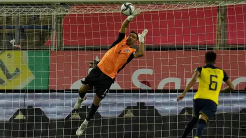 Claudio Bravo habló tras la derrota ante Ecuador y levantó a los chilenos