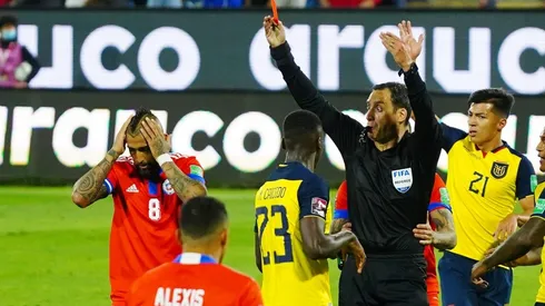 Arturo Vidal recibió duras críticas de la prensa internacional tras ser expulsado tempranamente en el duelo entre la selección chilena y Ecuador por Eliminatorias