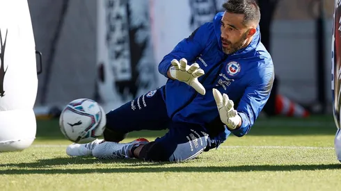 Claudio Bravo será nuevamente el capitán de la selección chilena en Eliminatorias Qatar 2022