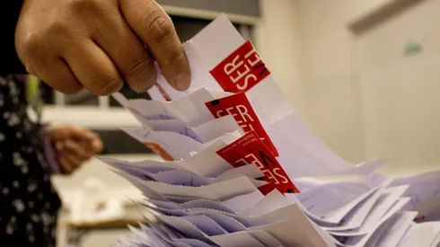 ¿Puedo ir a votar el domingo si me toca trabajar?