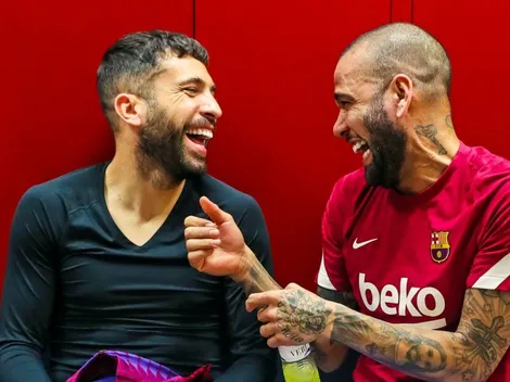 Emotivo discurso de Dani Alves en camarín de Barcelona