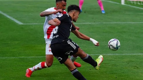Colo Colo ante Curicó Unido en el estadio La Granja por el Campeonato Nacional.