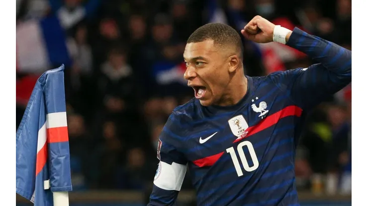 Mbappé dice que aún no define su futuro