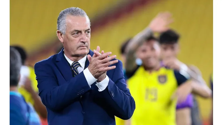 En Ecuador respaldan a Alfaro por su estilo antes de jugar con Chile