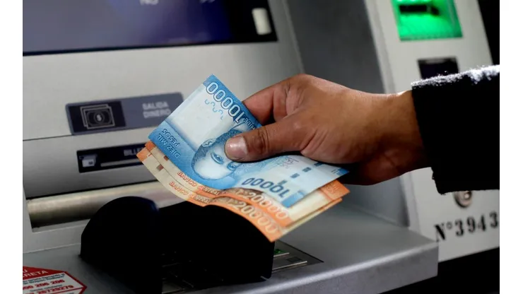 Hasta el 16 de noviembre se puede postular al IFE Universal.