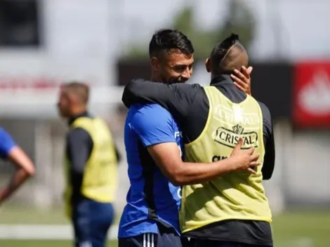 La cariñosa bienvenida de Vidal a Iván Morales en la Roja