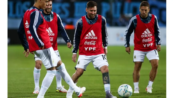 Lionel Messi fue cuidado por el cuerpo técnico de Argentina para que llegue bien al duelo del martes ante Brasil
