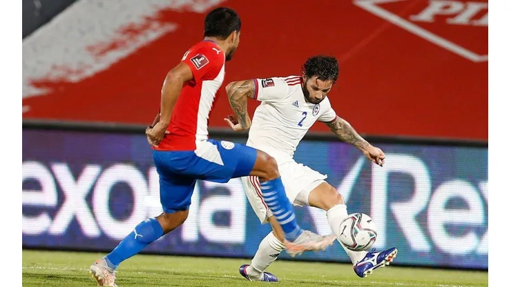 Eugenio Mena fue titular y disputó 85 minutos frente a Paraguay.