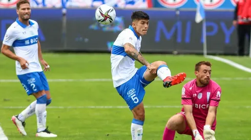 La autoridad sanitaria no decretó contactos estrecho a otros miembros del plantel de Universidad Católica