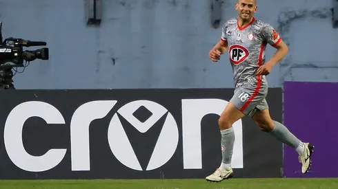 Sebastián Sáez fue la figura en el triunfo a domicilio de La Calera sobre Everton, que pone a los cementeros en carrera por Copa Libertadores