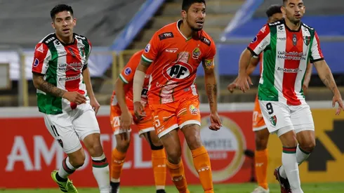 Cobresal y Palestino buscan alejarse de la zona de promoción.