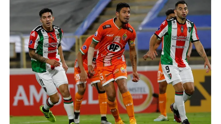 Cobresal y Palestino buscan alejarse de la zona de promoción.