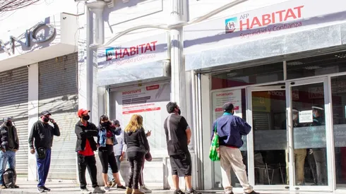 Cada AFP paga el bono al usuario.