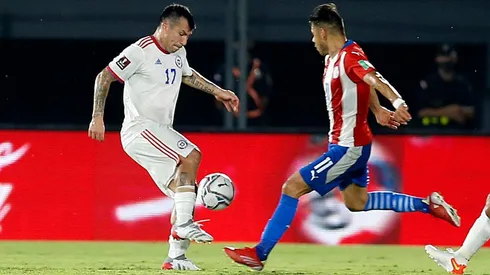 Gary Medel fue uno de los pilares del funcionamiento defensivo de la Roja en su visita triunfal a Asunción