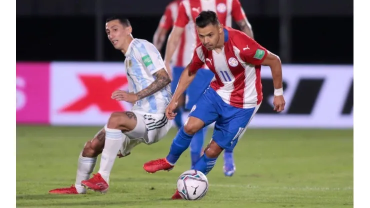 Paraguay ya ha utilizado el balón de la marca Puma que los acompaña en Eliminatorias y que será protagonista esta noche ante la Roja
